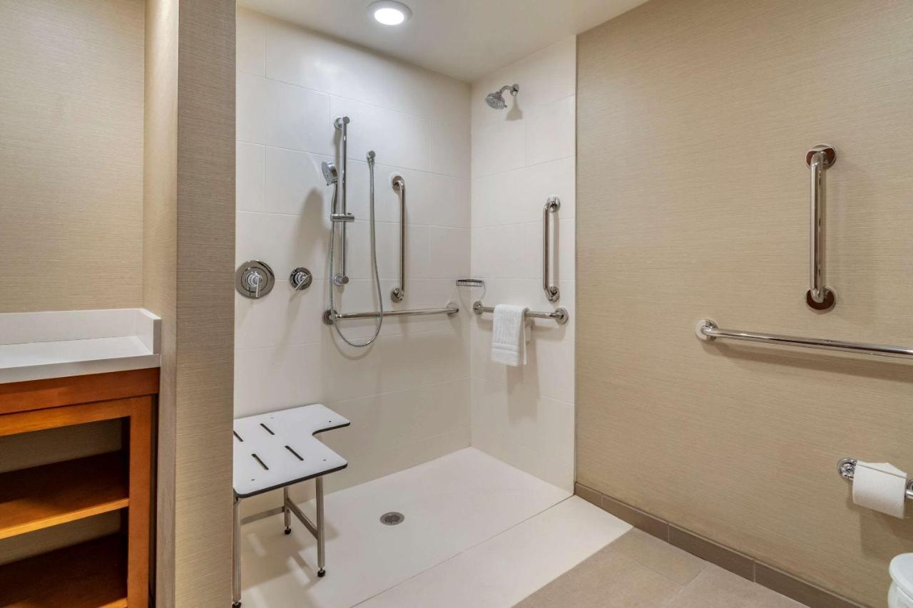Comfort Suites Camp Hill-Harrisburg West Bagian luar foto