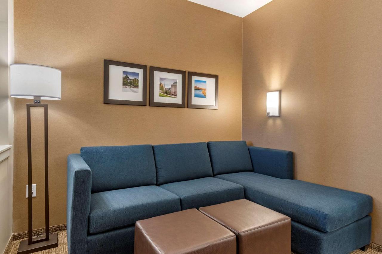 Comfort Suites Camp Hill-Harrisburg West Bagian luar foto
