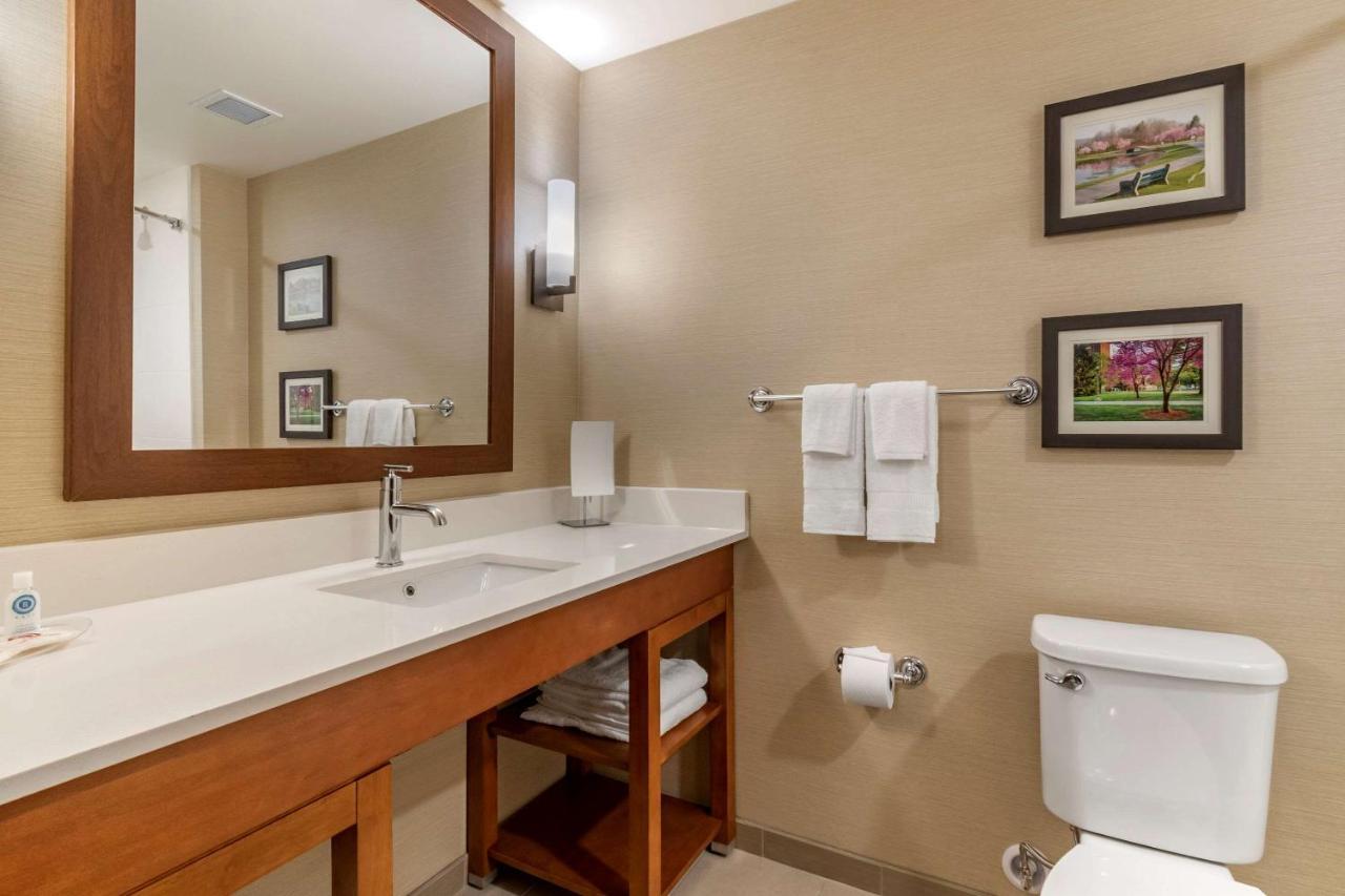 Comfort Suites Camp Hill-Harrisburg West Bagian luar foto