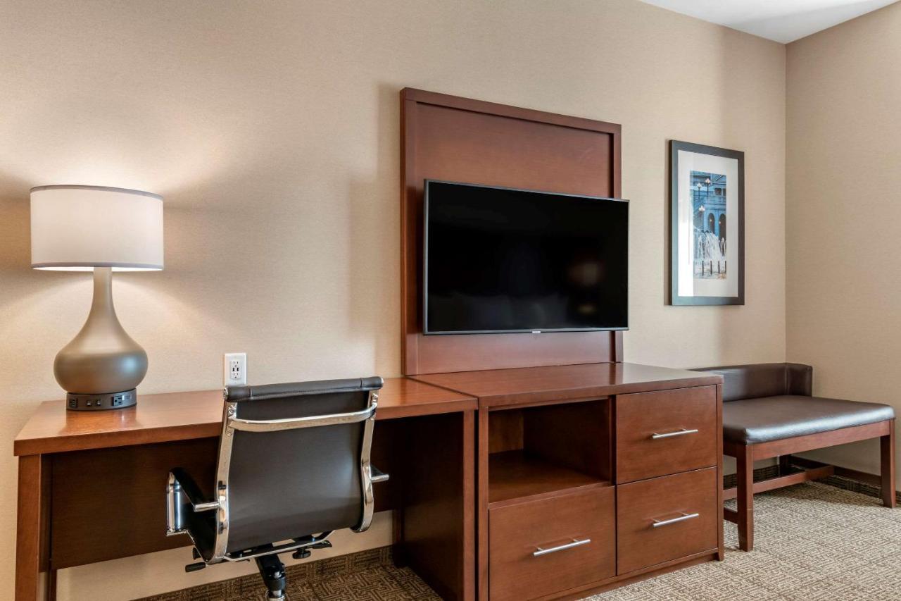 Comfort Suites Camp Hill-Harrisburg West Bagian luar foto