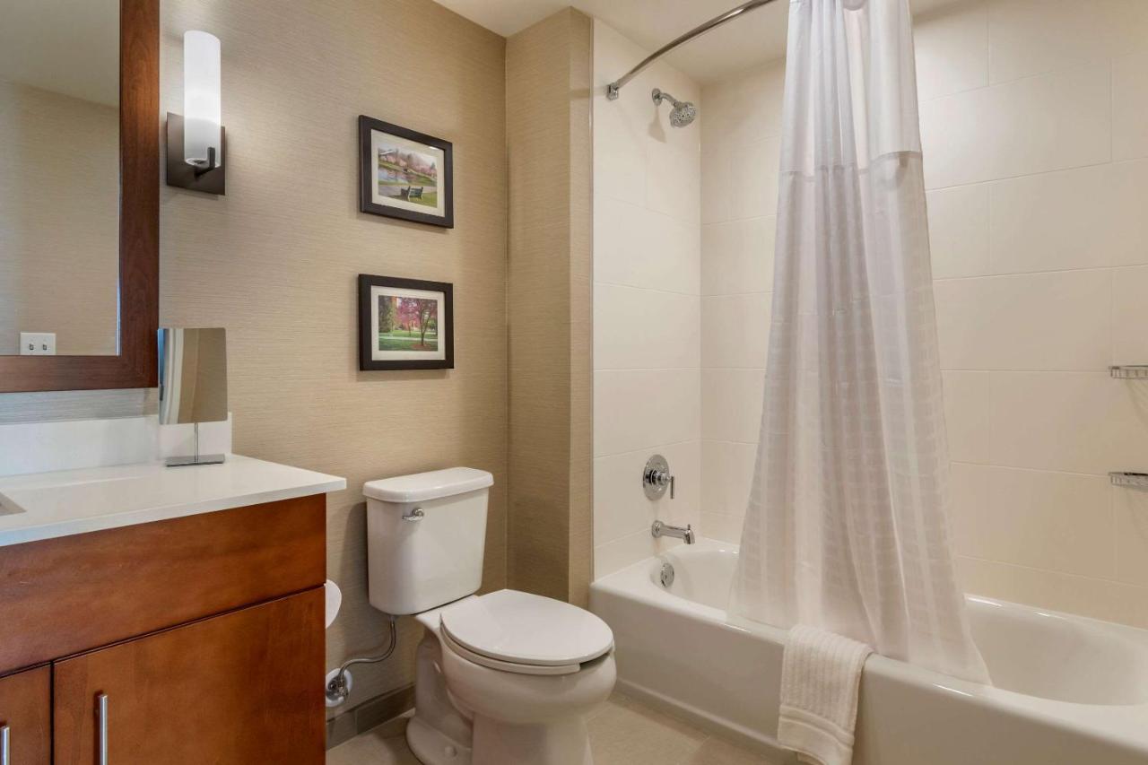 Comfort Suites Camp Hill-Harrisburg West Bagian luar foto