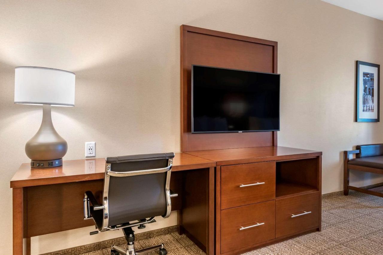 Comfort Suites Camp Hill-Harrisburg West Bagian luar foto