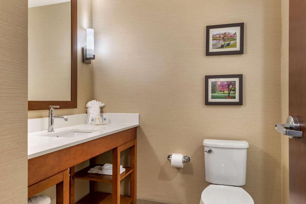 Comfort Suites Camp Hill-Harrisburg West Bagian luar foto